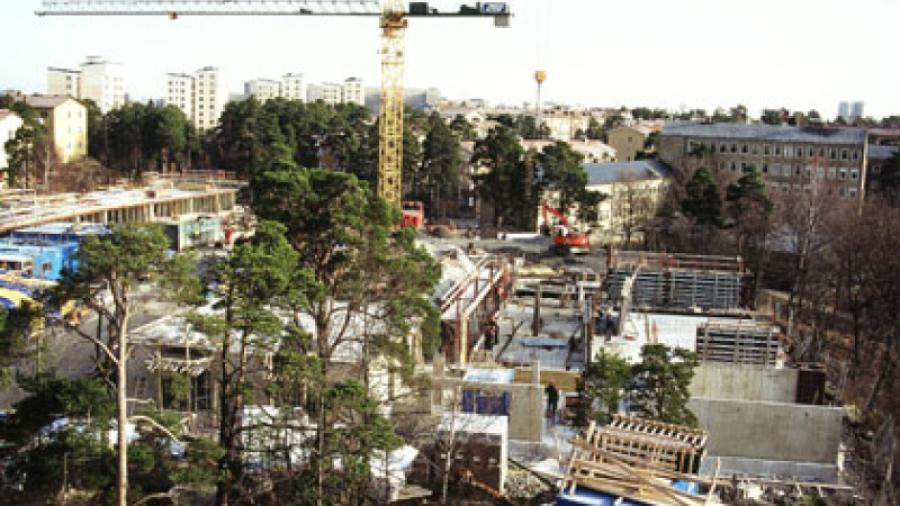 Både hus 2 och 3 börjar nu skjuta i höjden.